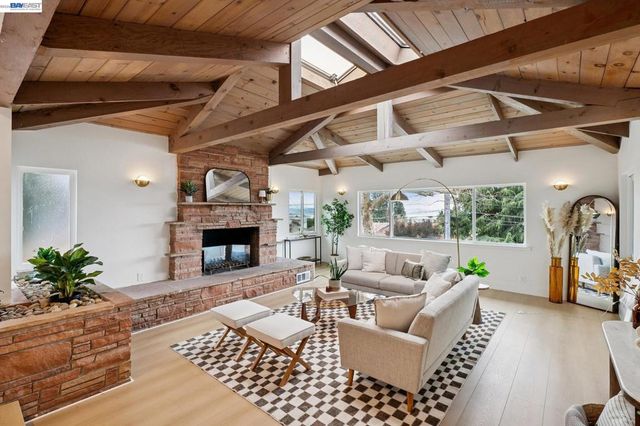 201 201 Amherst Ave, Kensington, CA 94708