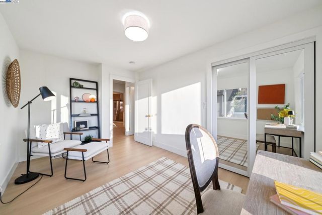 201 201 Amherst Ave, Kensington, CA 94708