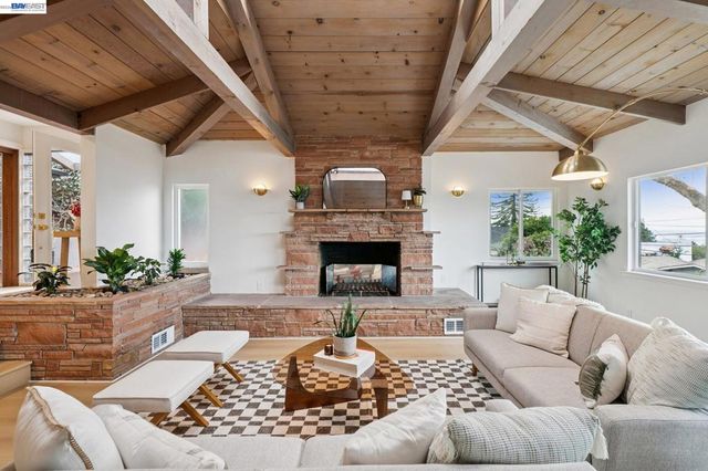 201 201 Amherst Ave, Kensington, CA 94708