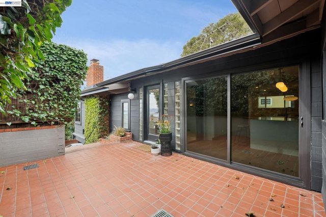 201 201 Amherst Ave, Kensington, CA 94708