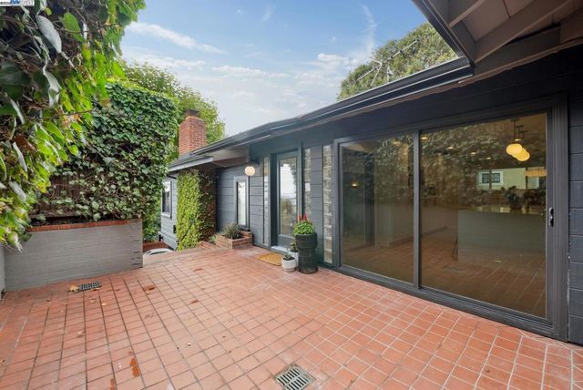 201 201 Amherst Ave, Kensington, CA 94708