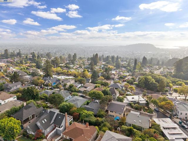 201 201 Amherst Ave, Kensington, CA 94708