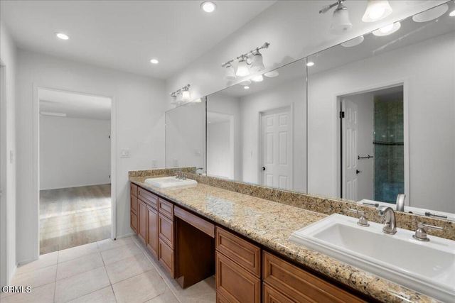 2222 Pier Avenue, Santa Monica, CA 90405