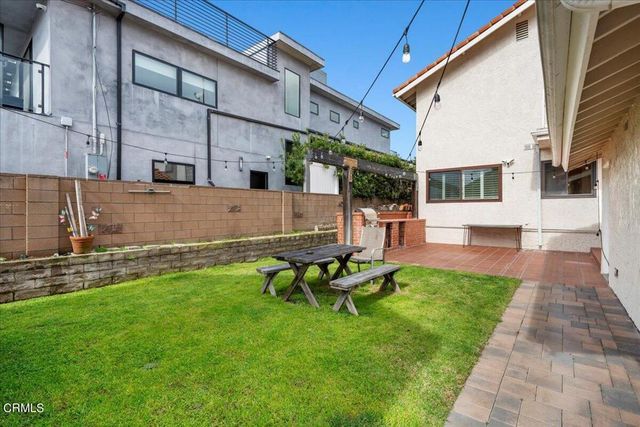 2222 Pier Avenue, Santa Monica, CA 90405