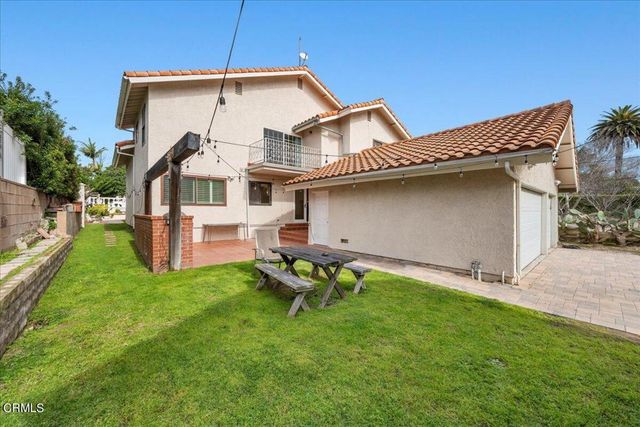 2222 Pier Avenue, Santa Monica, CA 90405