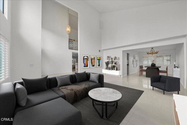 2222 Pier Avenue, Santa Monica, CA 90405
