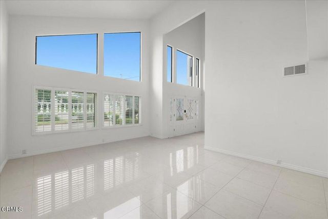 2222 Pier Avenue, Santa Monica, CA 90405