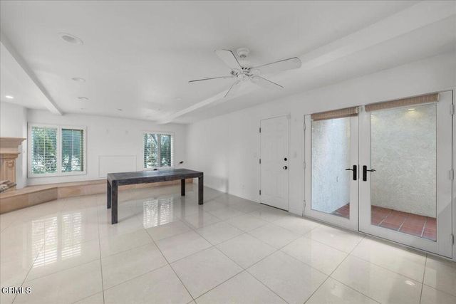 2222 Pier Avenue, Santa Monica, CA 90405