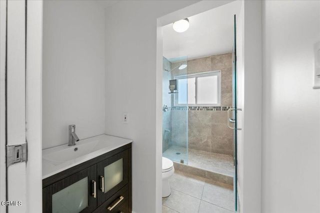 2222 Pier Avenue, Santa Monica, CA 90405