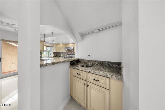 2222 Pier Avenue, Santa Monica, CA 90405