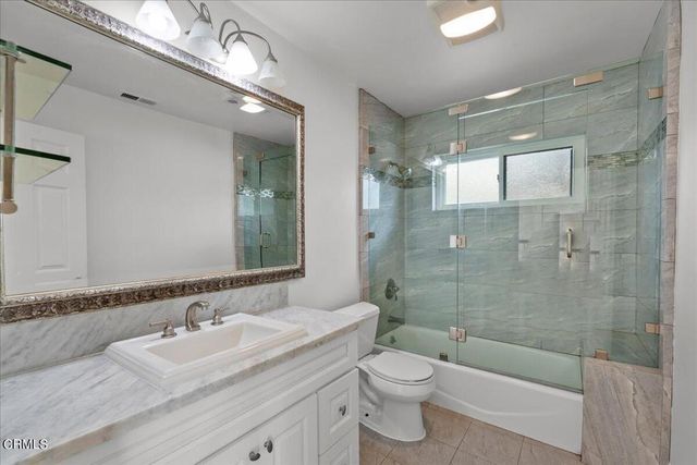 2222 Pier Avenue, Santa Monica, CA 90405