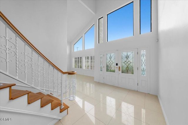2222 Pier Avenue, Santa Monica, CA 90405