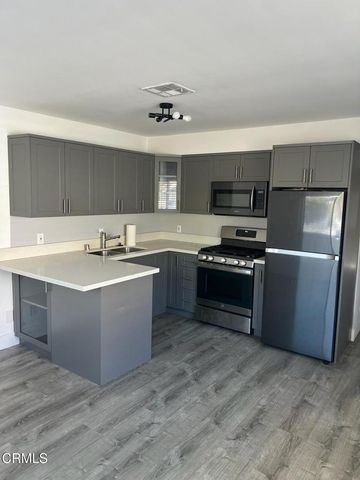 2222 Pier Avenue, Santa Monica, CA 90405