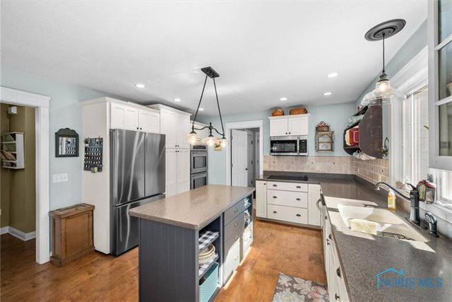 1852 Horseshoe Bend Drive, Perrysburg, OH 43551