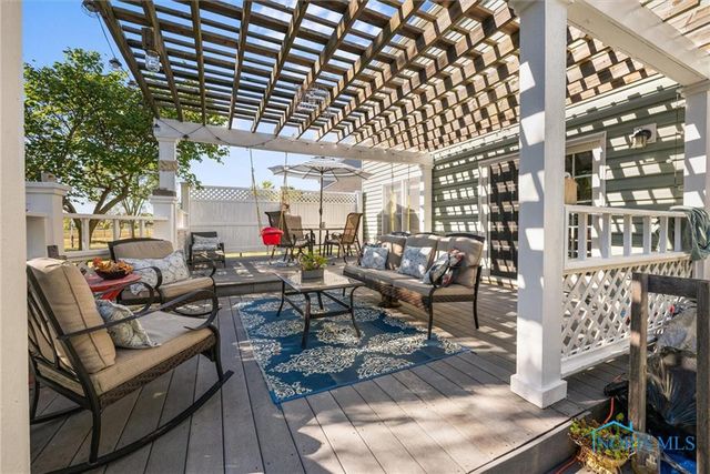 1852 Horseshoe Bend Drive, Perrysburg, OH 43551