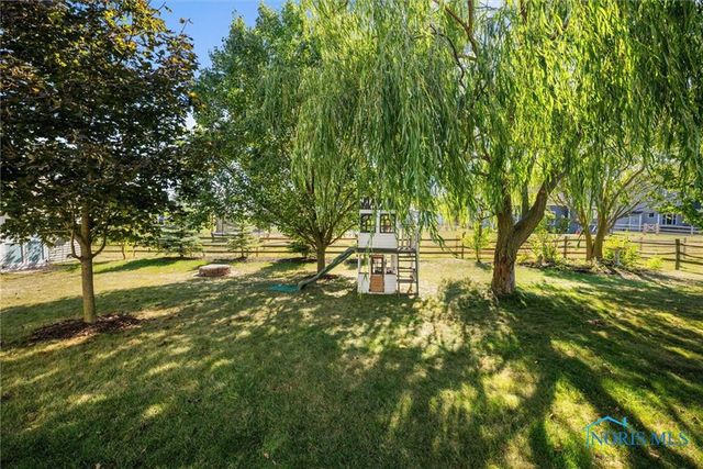 1852 Horseshoe Bend Drive, Perrysburg, OH 43551