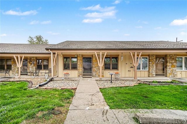 18867 Sunrise Drive, Belton, MO 64012