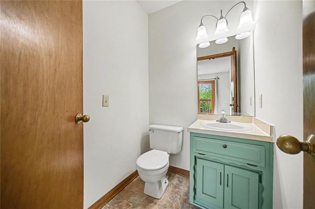 18867 Sunrise Drive, Belton, MO 64012