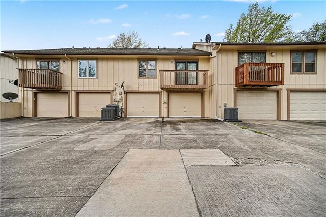 18867 Sunrise Drive, Belton, MO 64012