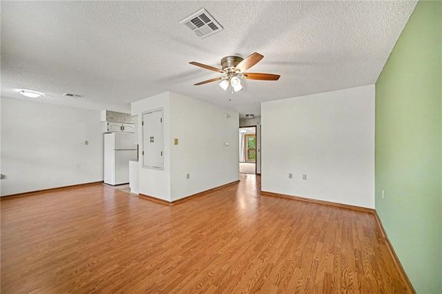 18867 Sunrise Drive, Belton, MO 64012