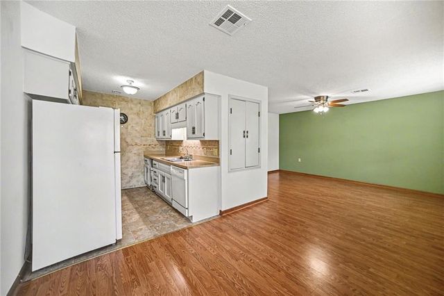 18867 Sunrise Drive, Belton, MO 64012