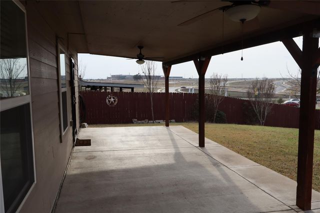 5032 Irvine LN, Del Valle, TX 78617