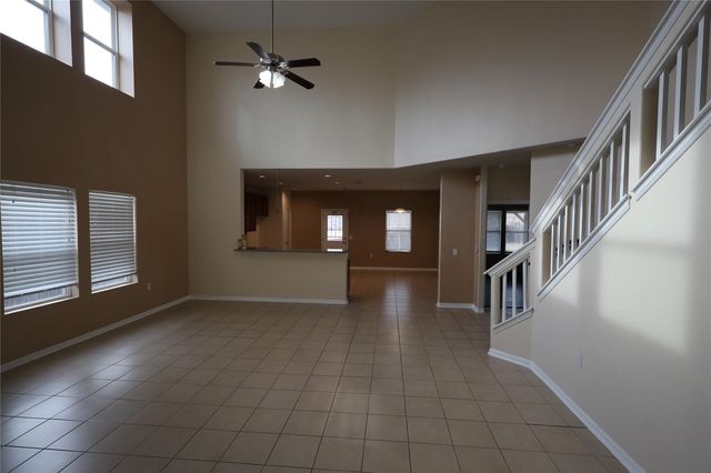 5032 Irvine LN, Del Valle, TX 78617