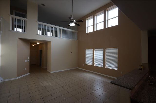 5032 Irvine LN, Del Valle, TX 78617