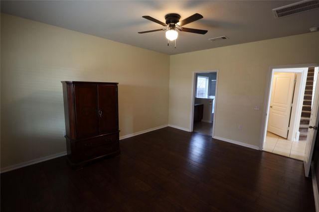 5032 Irvine LN, Del Valle, TX 78617