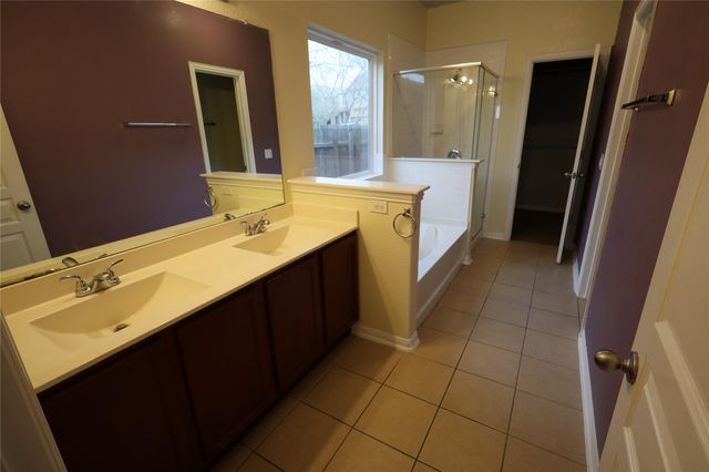 5032 Irvine LN, Del Valle, TX 78617