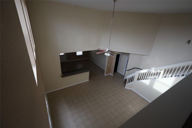 5032 Irvine LN, Del Valle, TX 78617