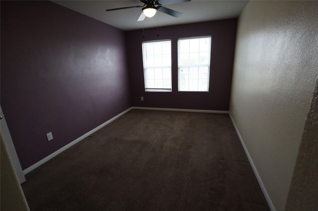 5032 Irvine LN, Del Valle, TX 78617