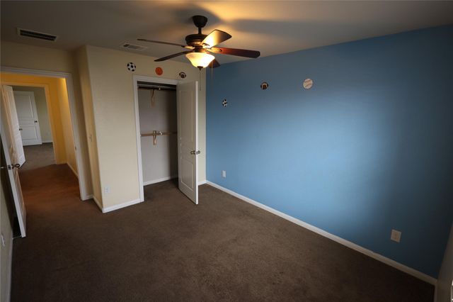 5032 Irvine LN, Del Valle, TX 78617