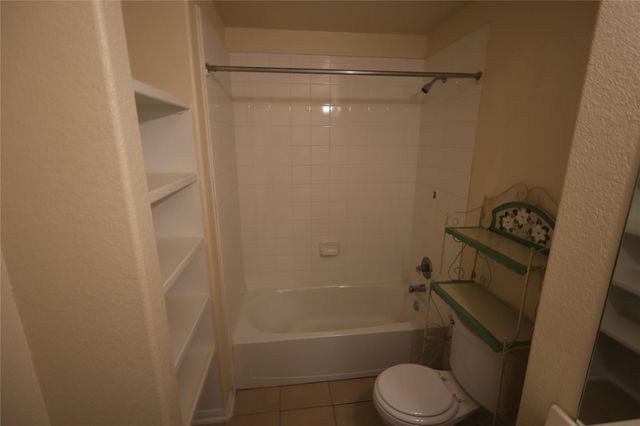 5032 Irvine LN, Del Valle, TX 78617