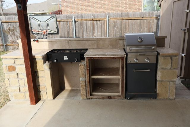 5032 Irvine LN, Del Valle, TX 78617