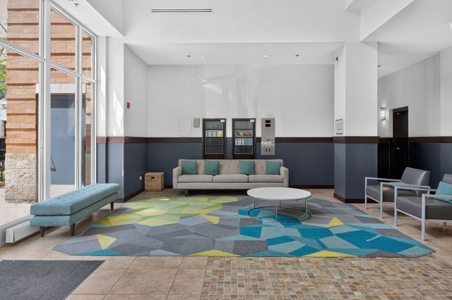 950 W MONROE Street 612, Chicago, IL 60607
