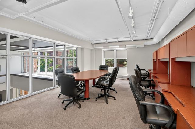 950 W MONROE Street 612, Chicago, IL 60607