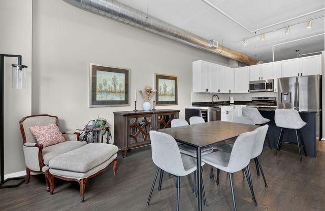 950 W MONROE Street 612, Chicago, IL 60607