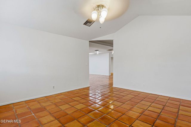 766 ESPADA Drive E, El Paso, TX 79912