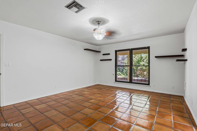 766 ESPADA Drive E, El Paso, TX 79912
