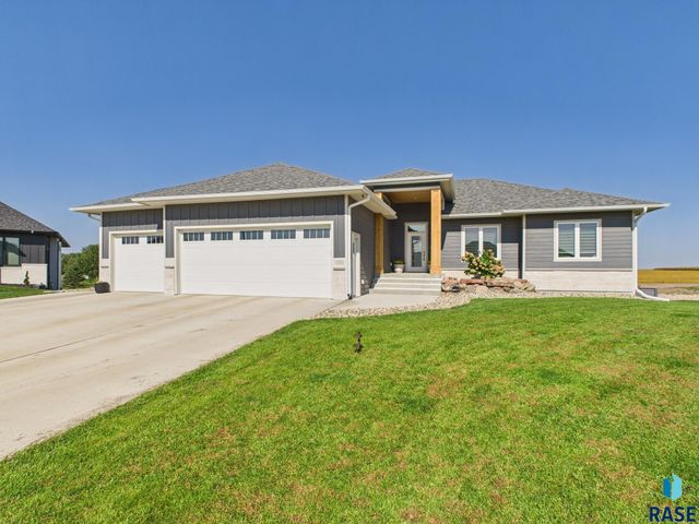 1016 Putter Cir Circle, Dell Rapids, SD 57022