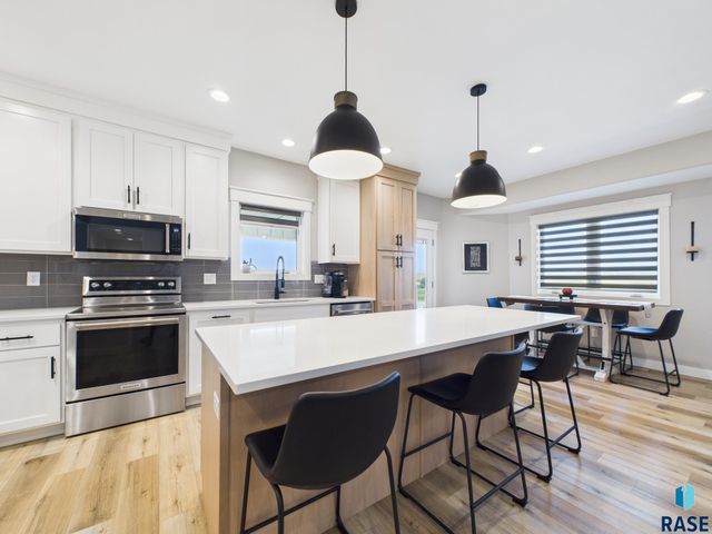 1016 Putter Cir Circle, Dell Rapids, SD 57022