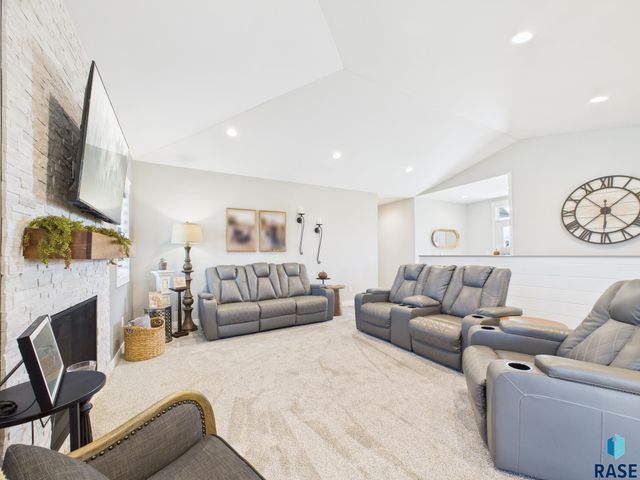 1016 Putter Cir Circle, Dell Rapids, SD 57022