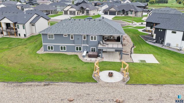 1016 Putter Cir Circle, Dell Rapids, SD 57022