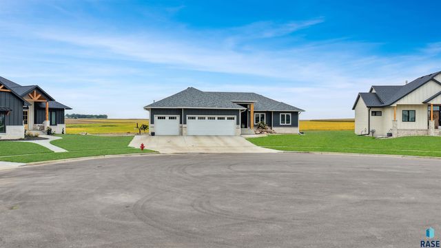 1016 Putter Cir Circle, Dell Rapids, SD 57022