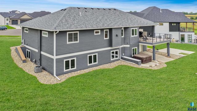 1016 Putter Cir Circle, Dell Rapids, SD 57022