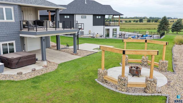 1016 Putter Cir Circle, Dell Rapids, SD 57022