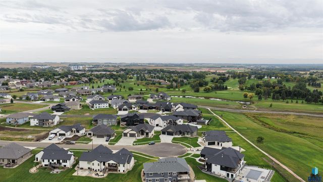 1016 Putter Cir Circle, Dell Rapids, SD 57022