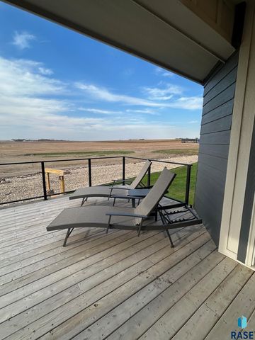 1016 Putter Cir Circle, Dell Rapids, SD 57022