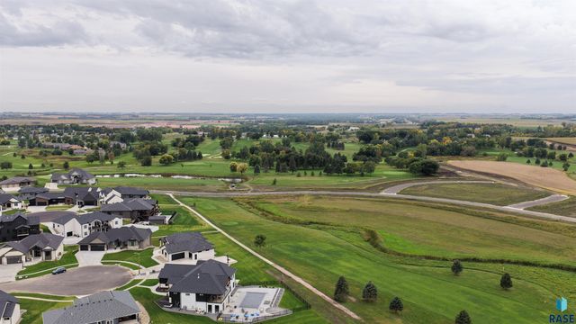 1016 Putter Cir Circle, Dell Rapids, SD 57022